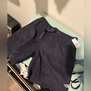 Brand new with tags north face men’s shorts in navy blue